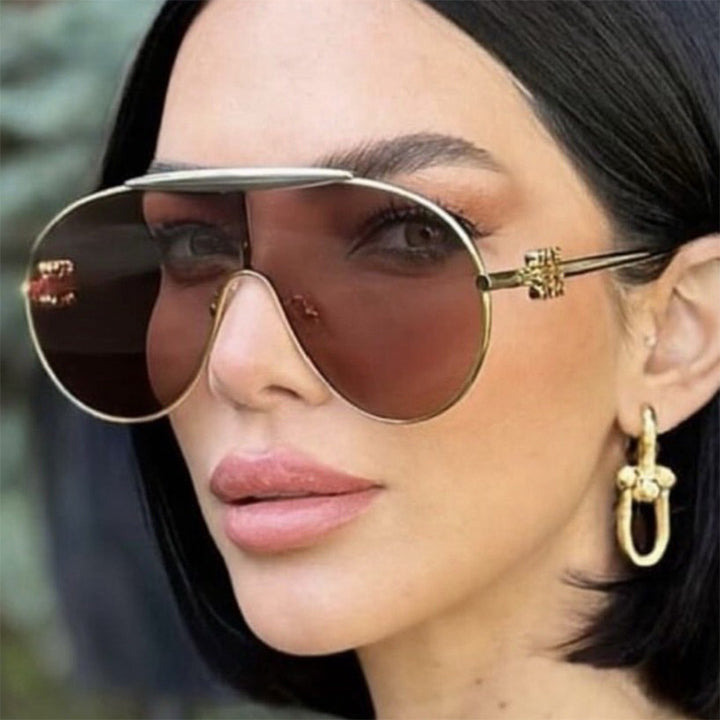 Ladies UV Protection Sunglasses in Fashionable Pilot Style Bowlift