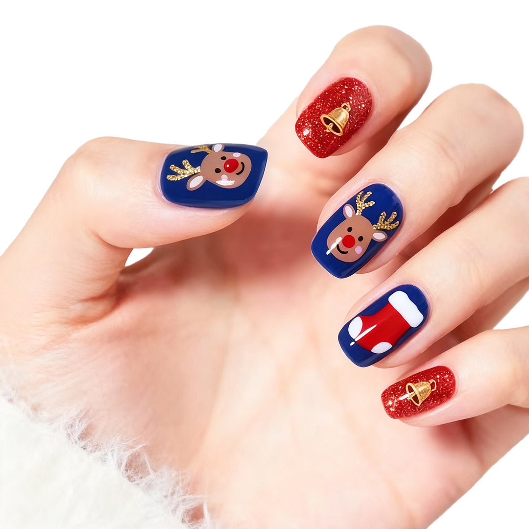 Nail art set with detailed floral designs Bowlift
