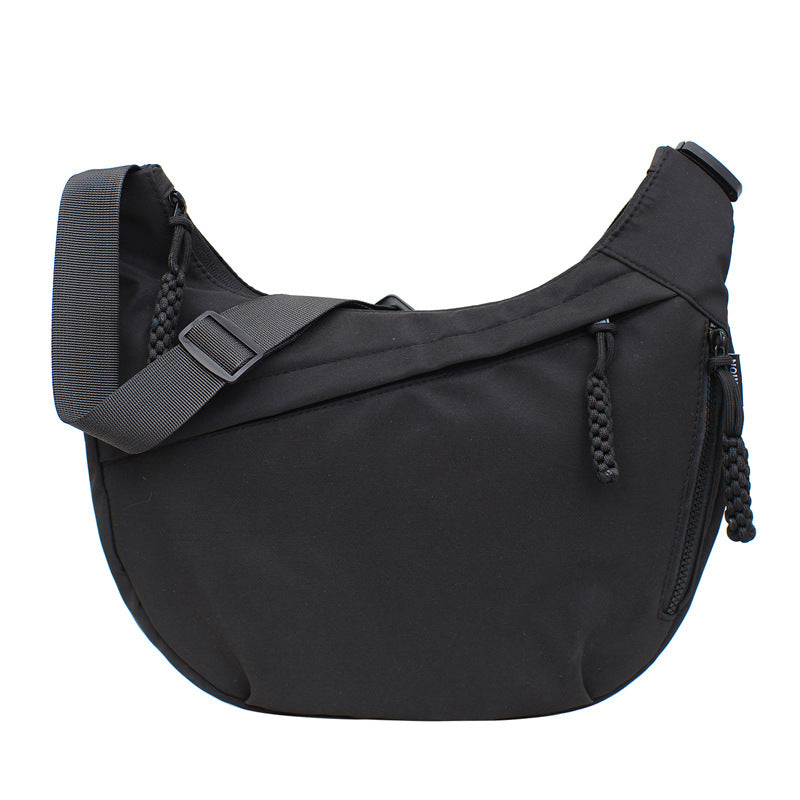 Practical shoulder bag with innovative carrying system Bowlift