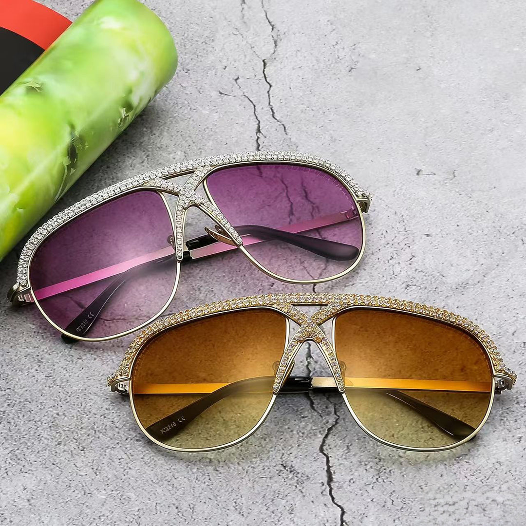 Ladies Glamorous Sunglasses with Rhinestone-Embellished Frame Bowlift