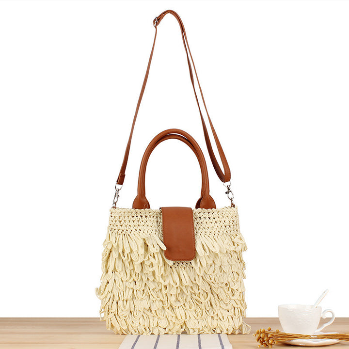 Luxurious shoulder bag with handmade fringes Bowlift
