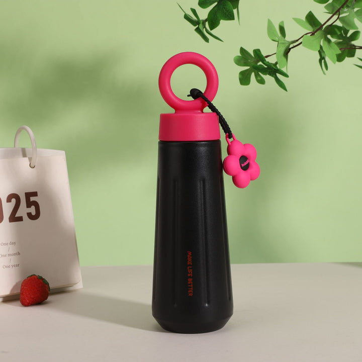 Ladies stylish plastic drinking bottle with charm Bowlift