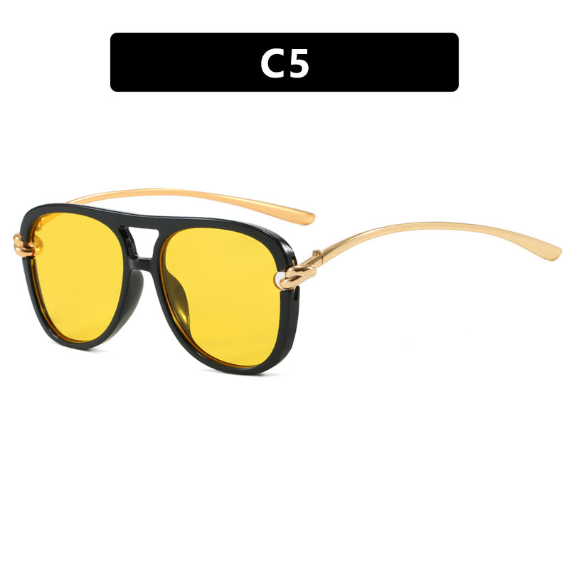 Women's sporty sunglasses with wide plastic frame and UV protection Bowlift