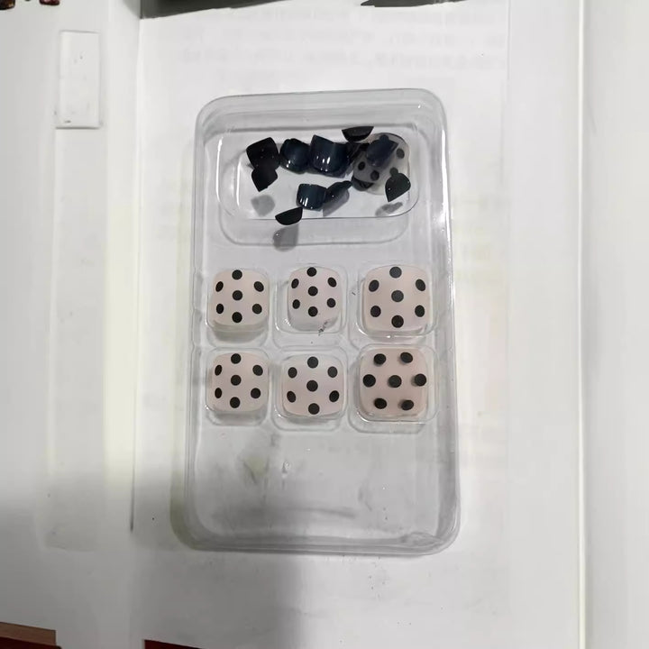Artistic Polka Dot Press-On Nail Set Bowlift