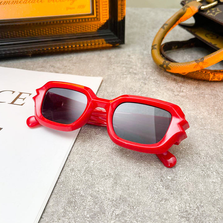 Women's fashionable sunglasses with striking frame Bowlift