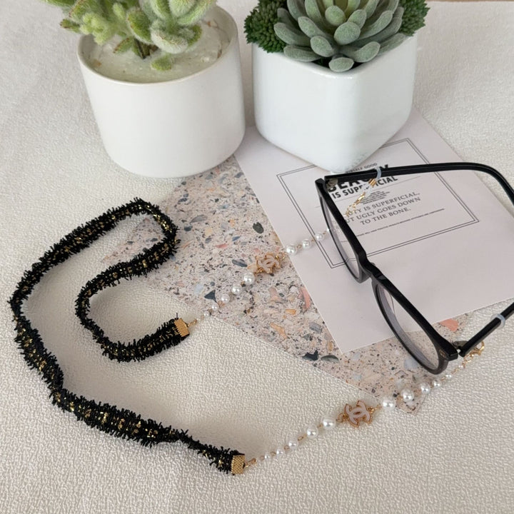 Decorative Pearl and Textured Eyewear Chain Bowlift