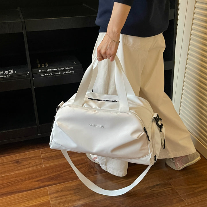 Versatile sports bag with practical interior pocket and detachable shoulder strap Bowlift