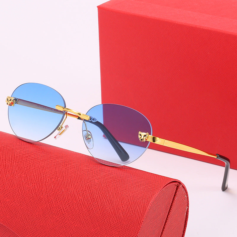 Ladies oval sunglasses with luxurious metallic accents Bowlift