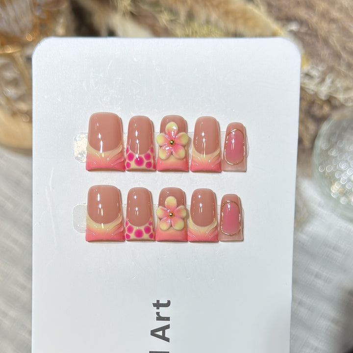 Creative Floral Nail Art Press-On Set