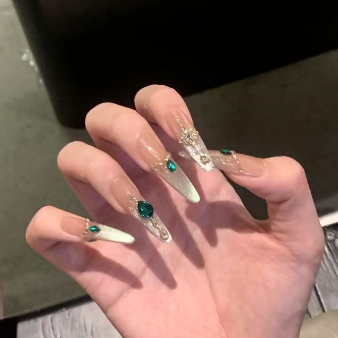 Luxury Crystal-Embellished Press-On Nails Bowlift