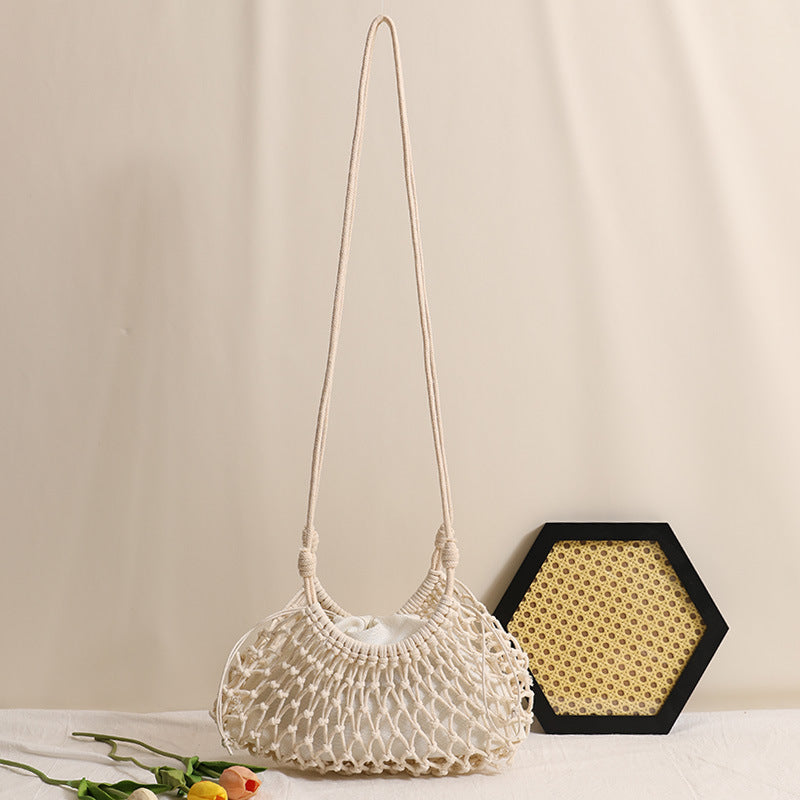 Fine macrame crossbody bag with reinforced carrying strap Bowlift