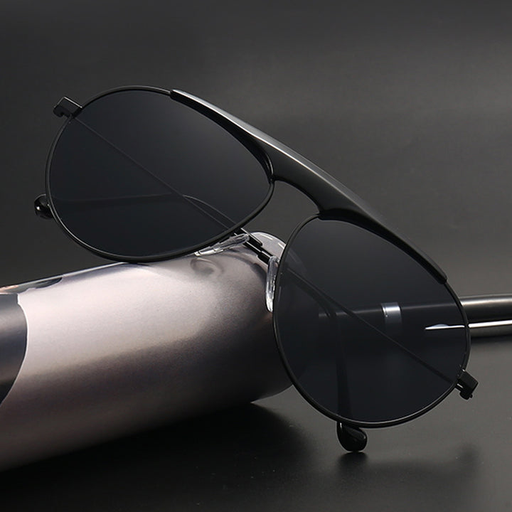 Fashionable Pilot Sunglasses Bowlift