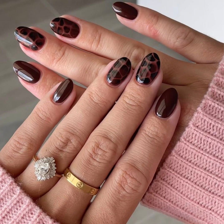 Artful Nail Art with Modern Design Bowlift