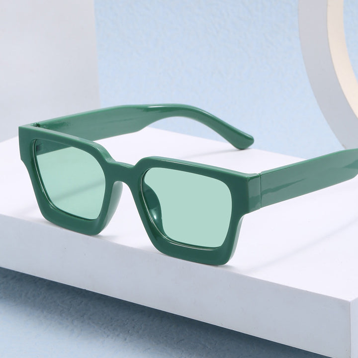 Women Stylish Oversized Sunglasses with Square Frame Bowlift