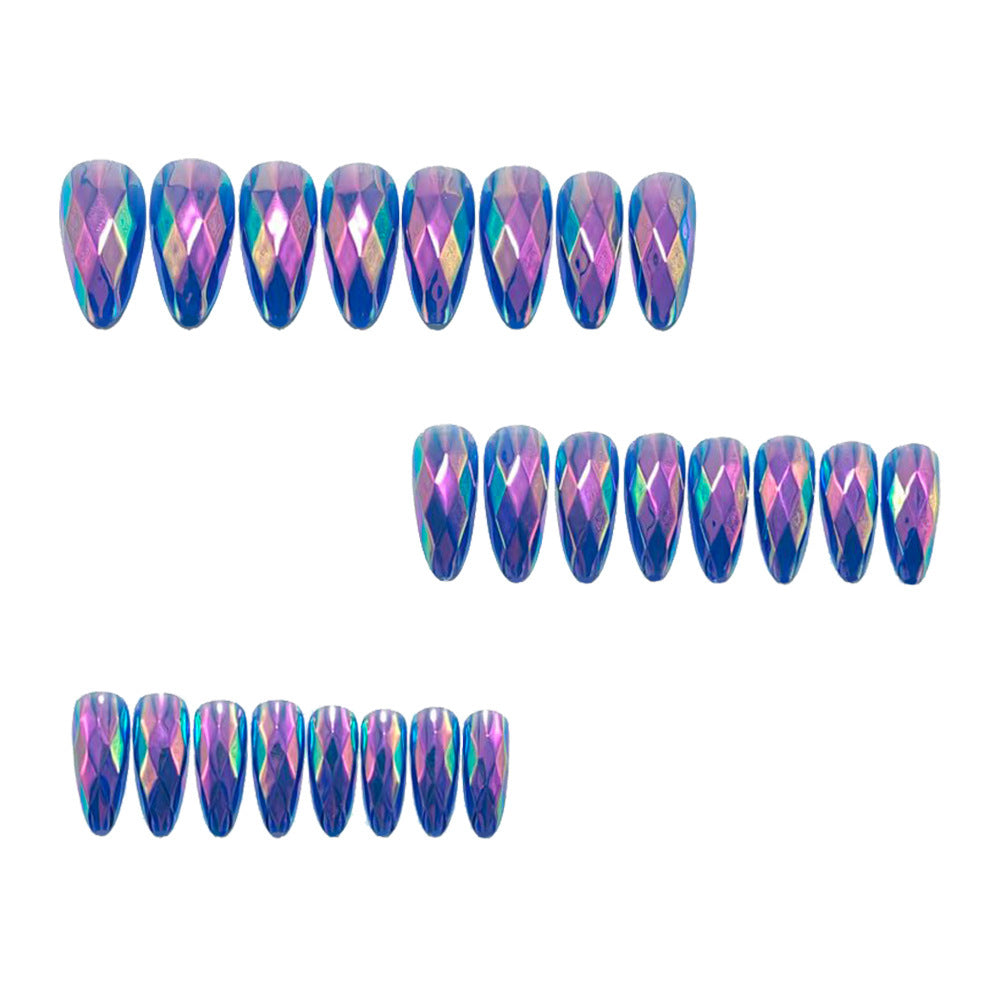 Artifical nails with Faceted Design Bowlift