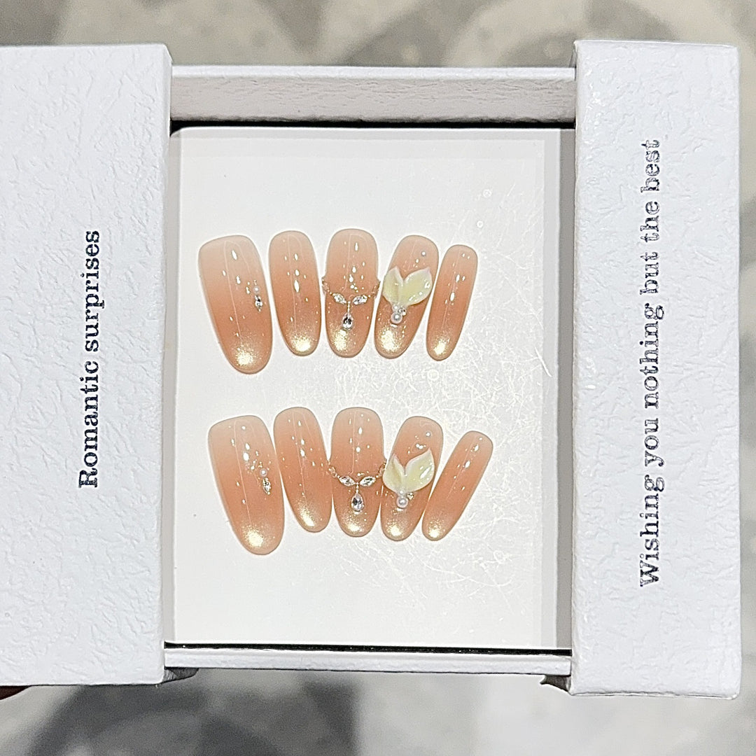 Artificial nails with Romantic Design Bowlift
