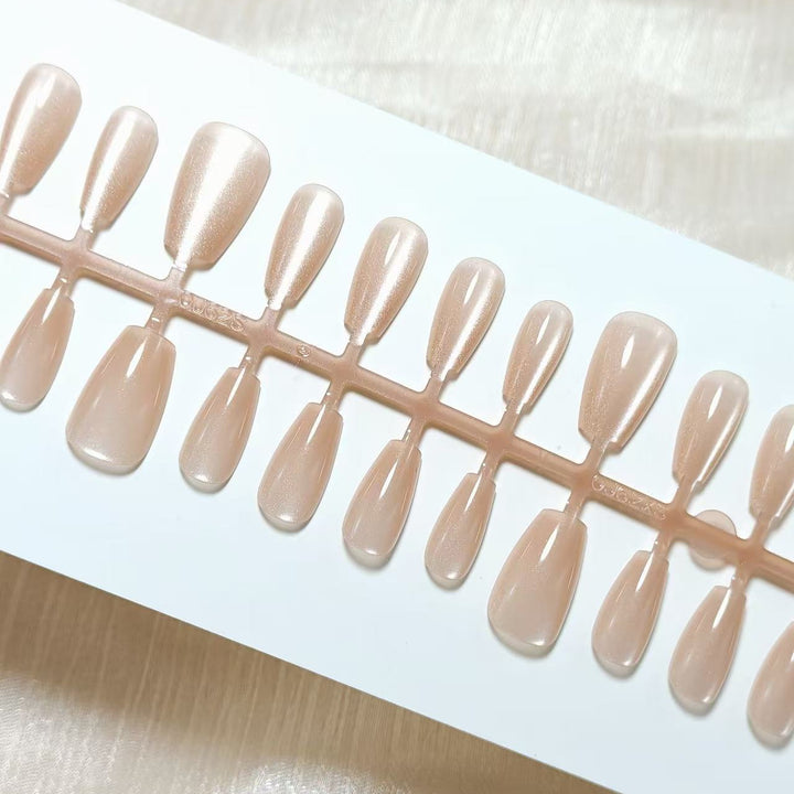 High-Quality Artificial Nails in Timeless Nude Look Bowlift