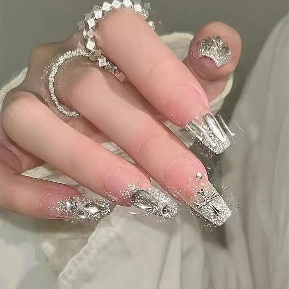 Decorative Press-On Nails with Floral Design Bowlift
