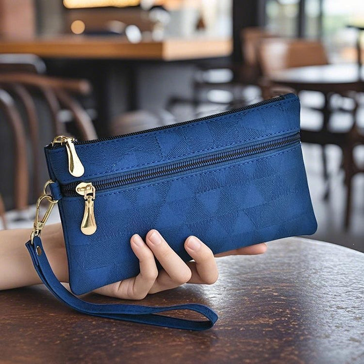 Elegant Clutch With Practical Zipper Bowlift