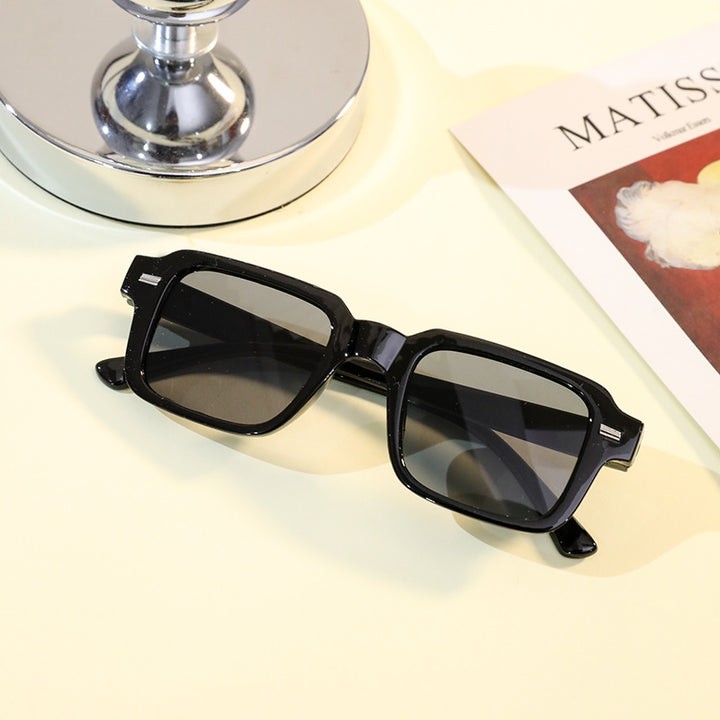 Women's modern rectangular sunglasses with colored lenses Bowlift