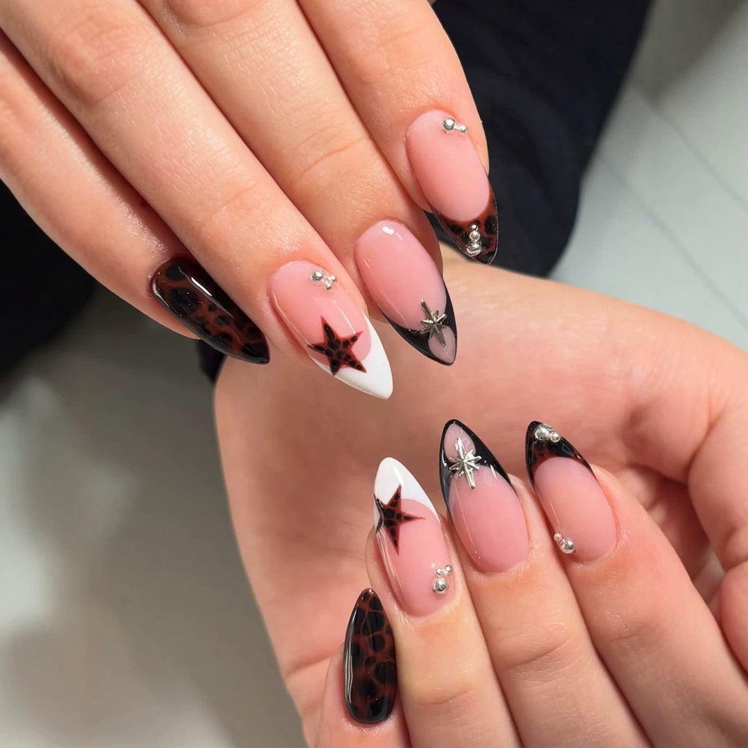Artistic Star-Embellished Press-On Nail Set Bowlift