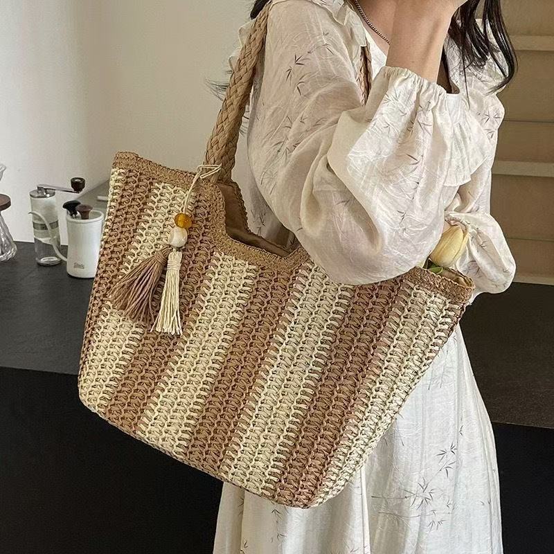 Large Hand-Knotted Shopper Bowlift