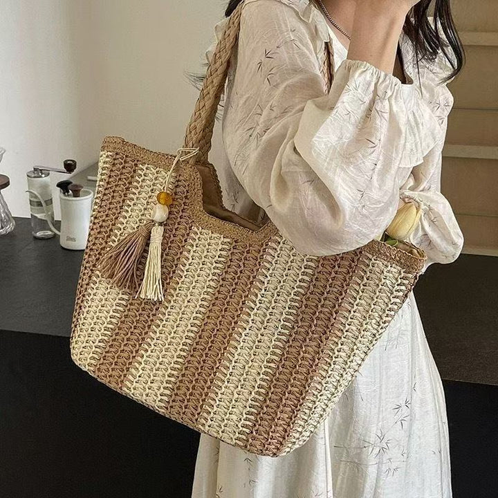 Large Hand-Knotted Shopper Bowlift
