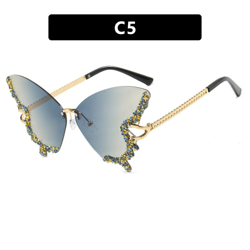 Women's large cat-eye sunglasses with sparkling rhinestone embellishment and elegant frame Bowlift