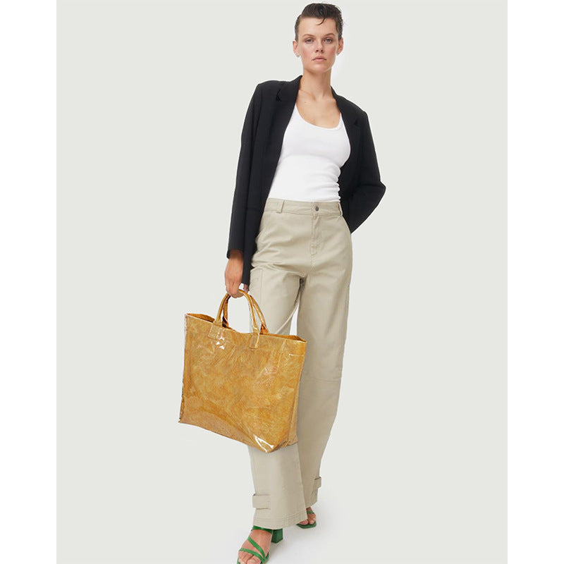 Stylish and Shiny Shopping Bag Bowlift