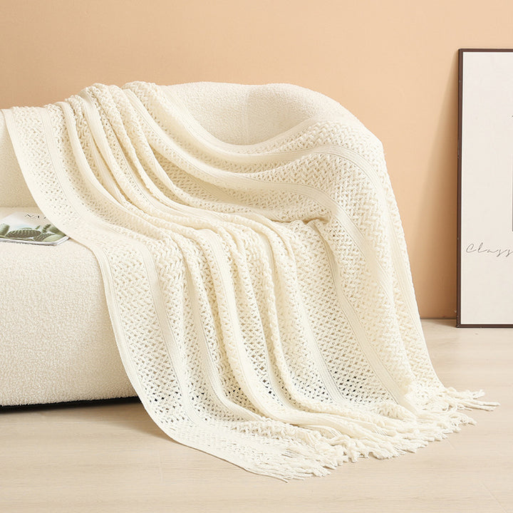 Women knitted throw blanket with fringes Bowlift