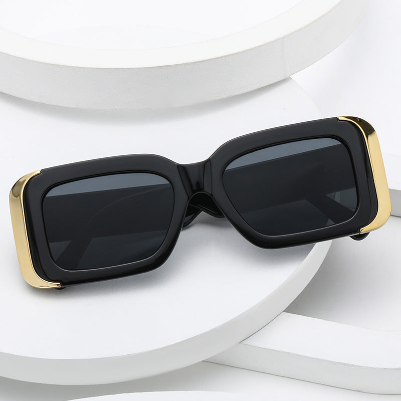 Women Oversized Sunglasses in Modern Animal Print Design Bowlift