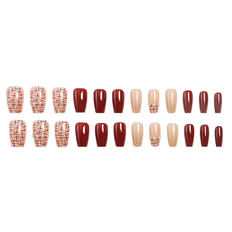Artificial nail set with glamorous glitter and textural accents Bowlift