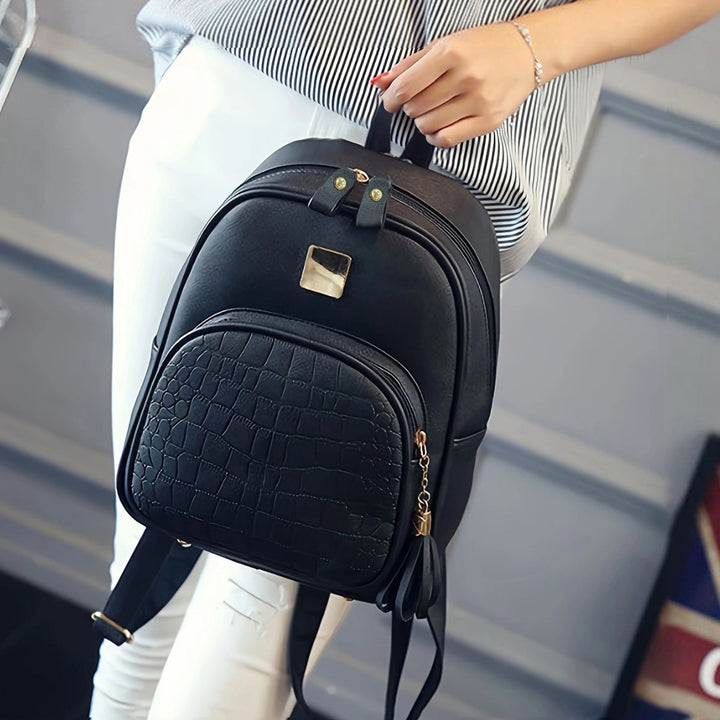 Fashionable backpack with structured material Bowlift