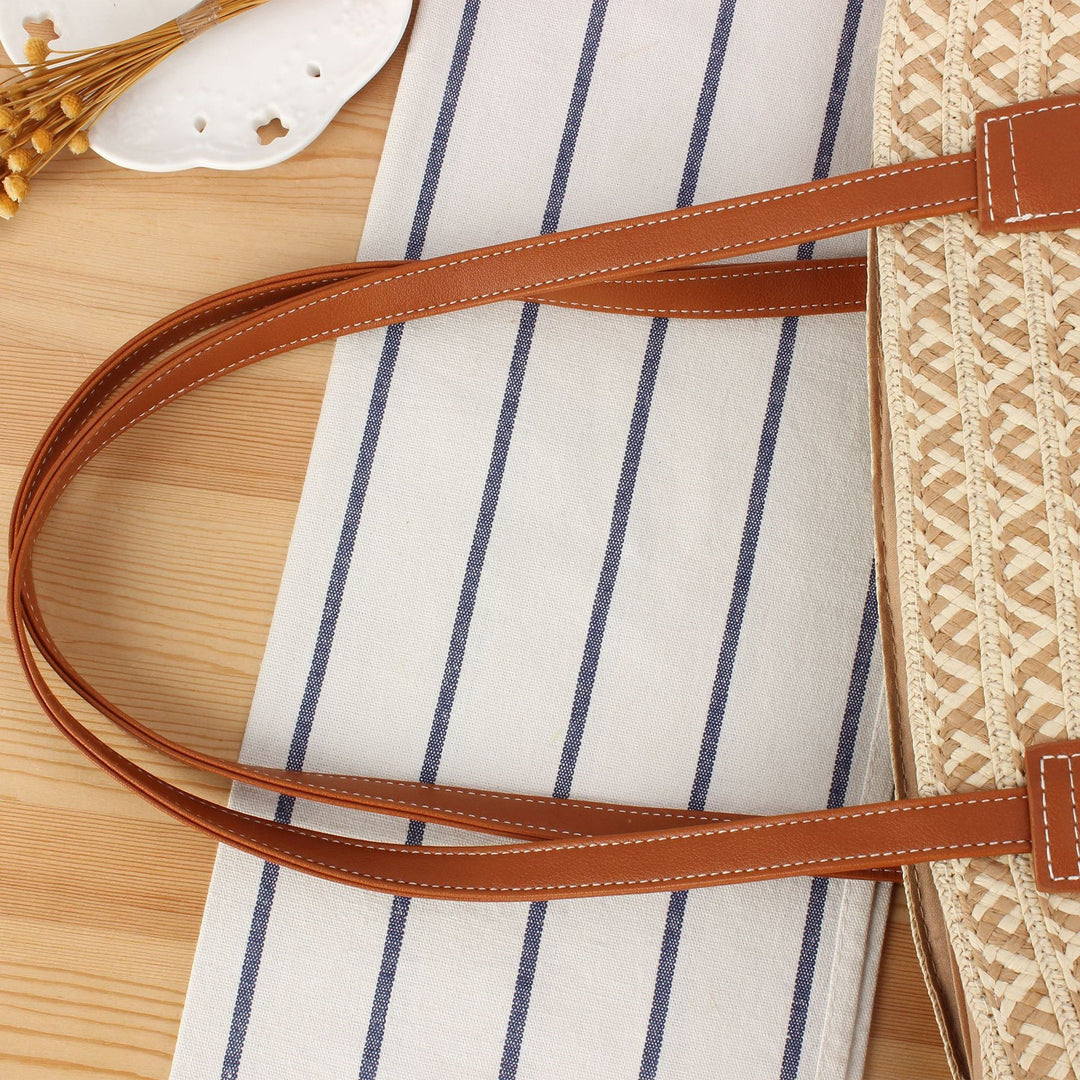 Designer straw bag with contrasting pattern and elegant leather handles Bowlift
