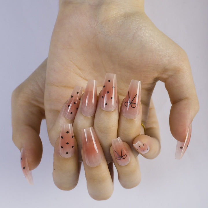 High-gloss artificial nails with rose effect Bowlift