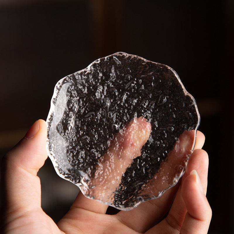 Charcoal hydrogel under-eye patches for depuffing and firming Bowlift
