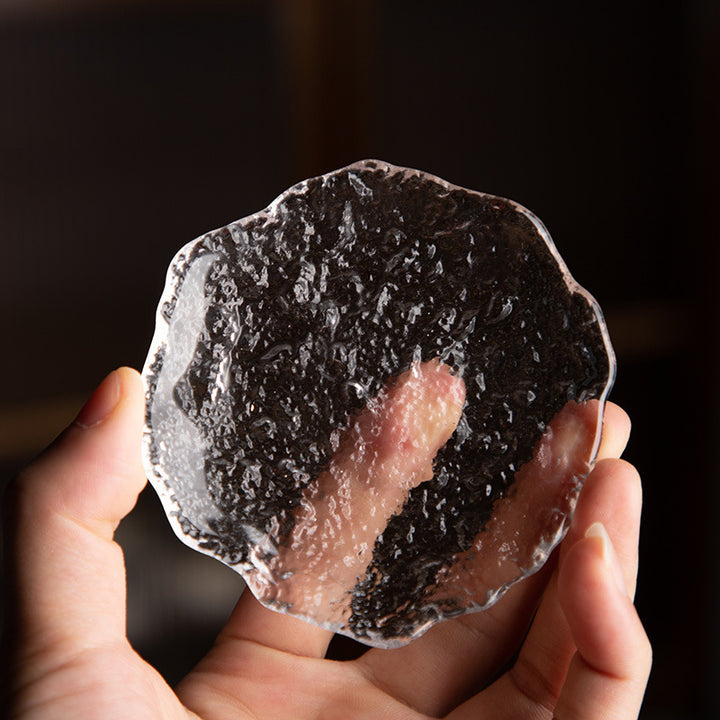 Charcoal hydrogel under-eye patches for depuffing and firming Bowlift
