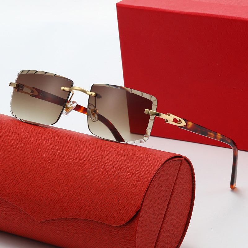 Women's fashionable square sunglasses with golden metal accent and elegant frame Bowlift