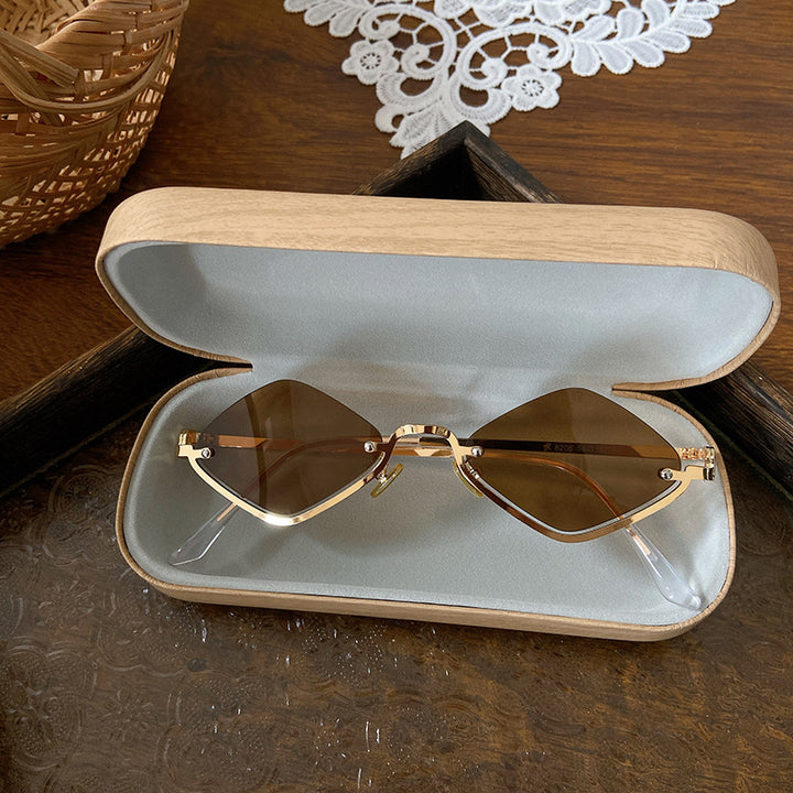 Fashionable Retro Sunglasses in Geometric Design Bowlift