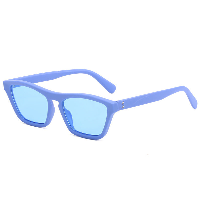 Ladies fashionable sunglasses in trendy geometric design Bowlift