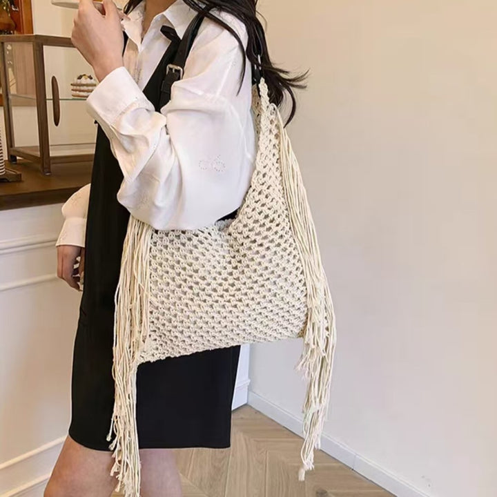 Fashionable Macrame Handbag Bowlift