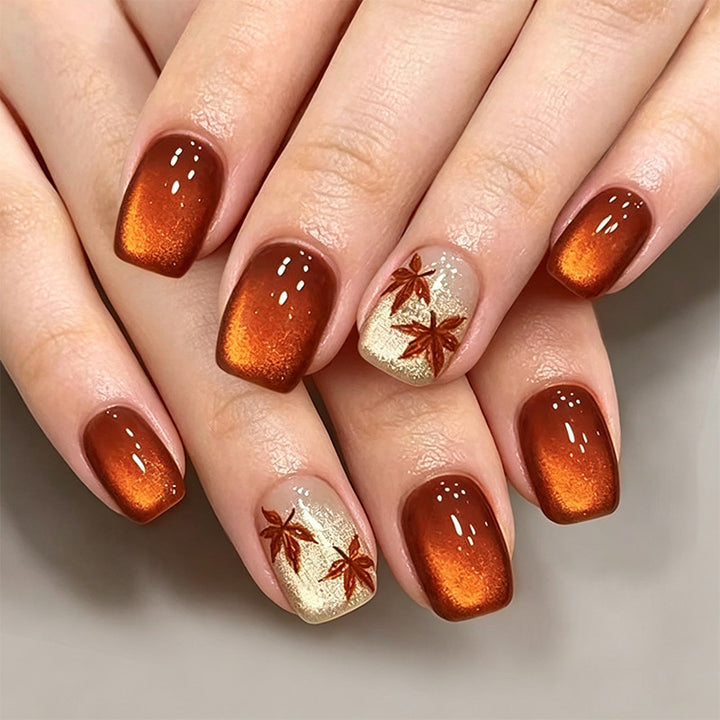 Elegant Artificial Nail Tips with Gold Accents Bowlift