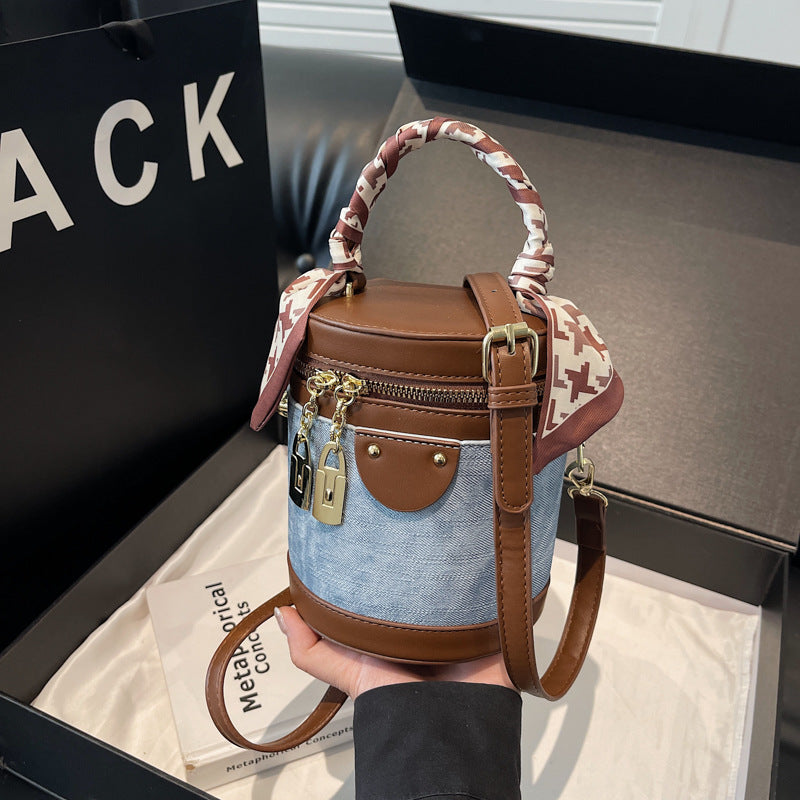 Fashionable Structured Bucket Bag Bowlift