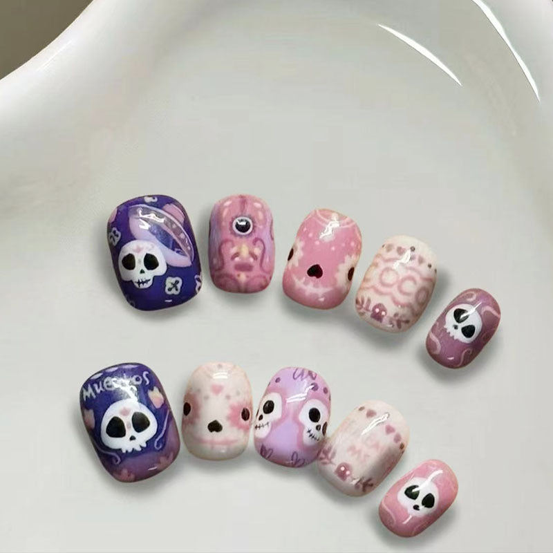 Playful Cat-Themed Press-On Nail Art Bowlift
