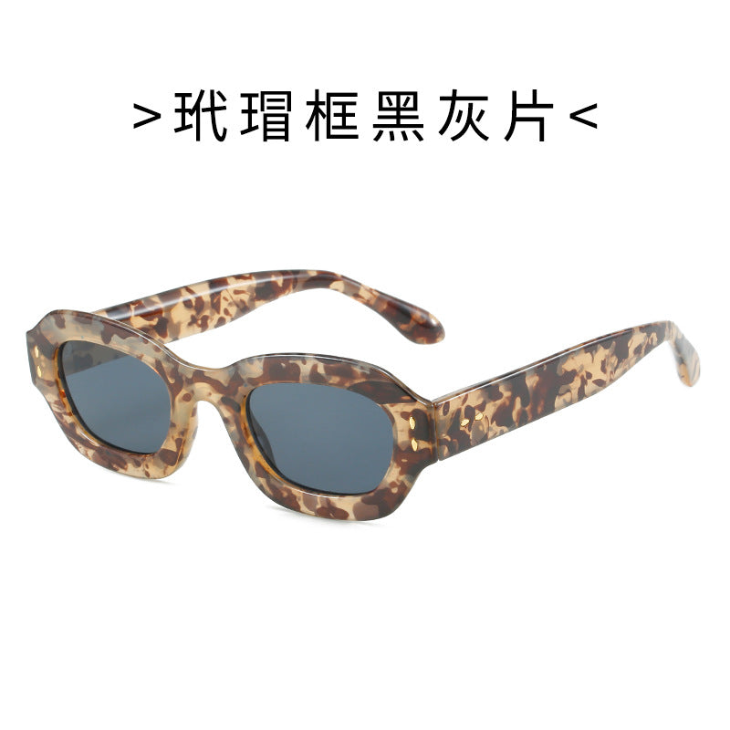 Women's Fashion Sunglasses in Retro Style with Wide Frame Bowlift