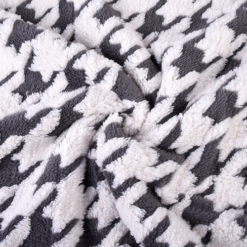 Ladies cuddle blanket with unique houndstooth pattern Bowlift
