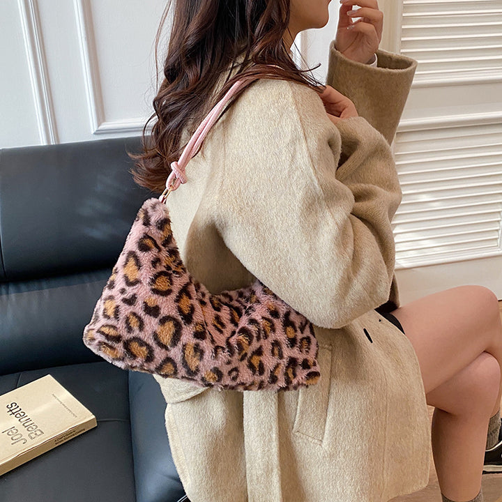 Chic Faux Fur Crossbody Bag Bowlift