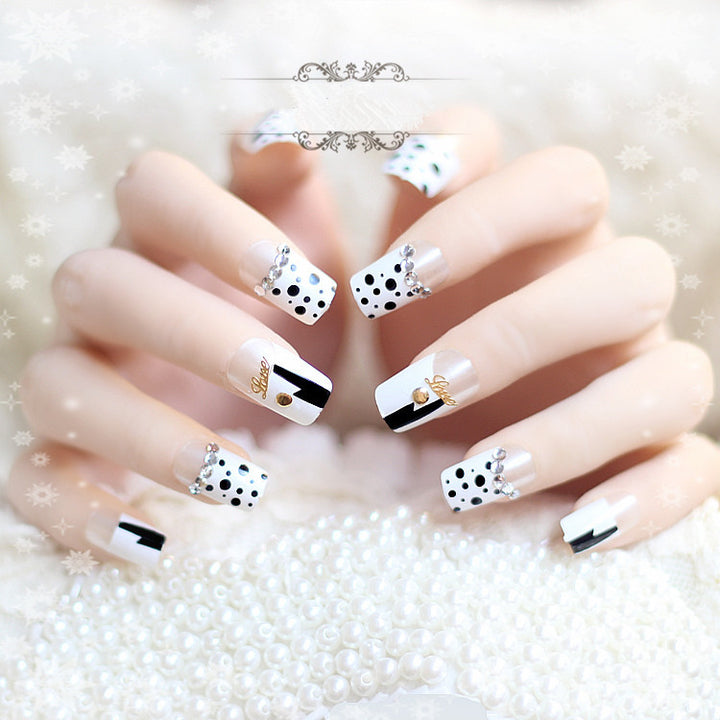 Artificial nails with elegant flower and rhinestone design Bowlift