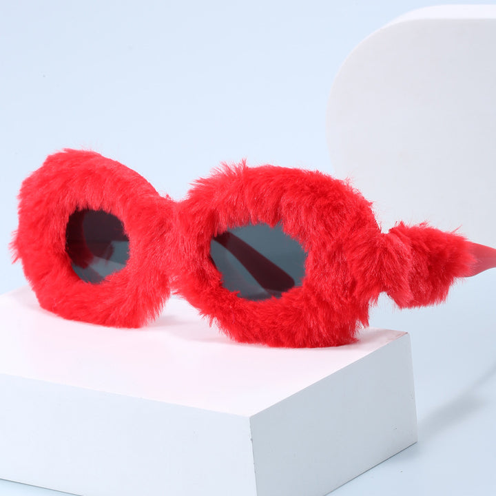 Women eye-catching designer sunglasses with luxurious fur frame Bowlift