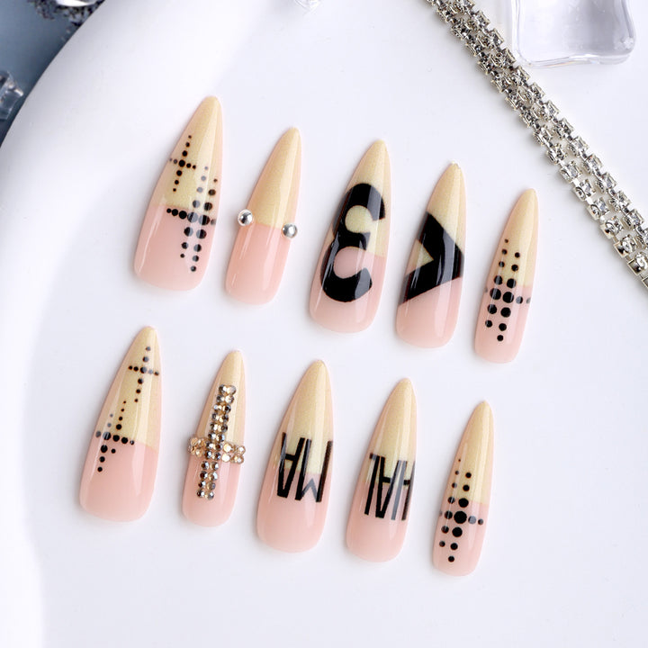Elegant Artificial Nails with Fashionable Designs Bowlift